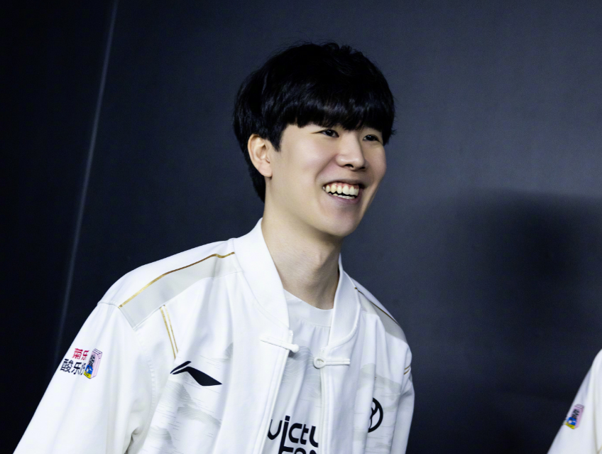 库里便站出 库里便站出