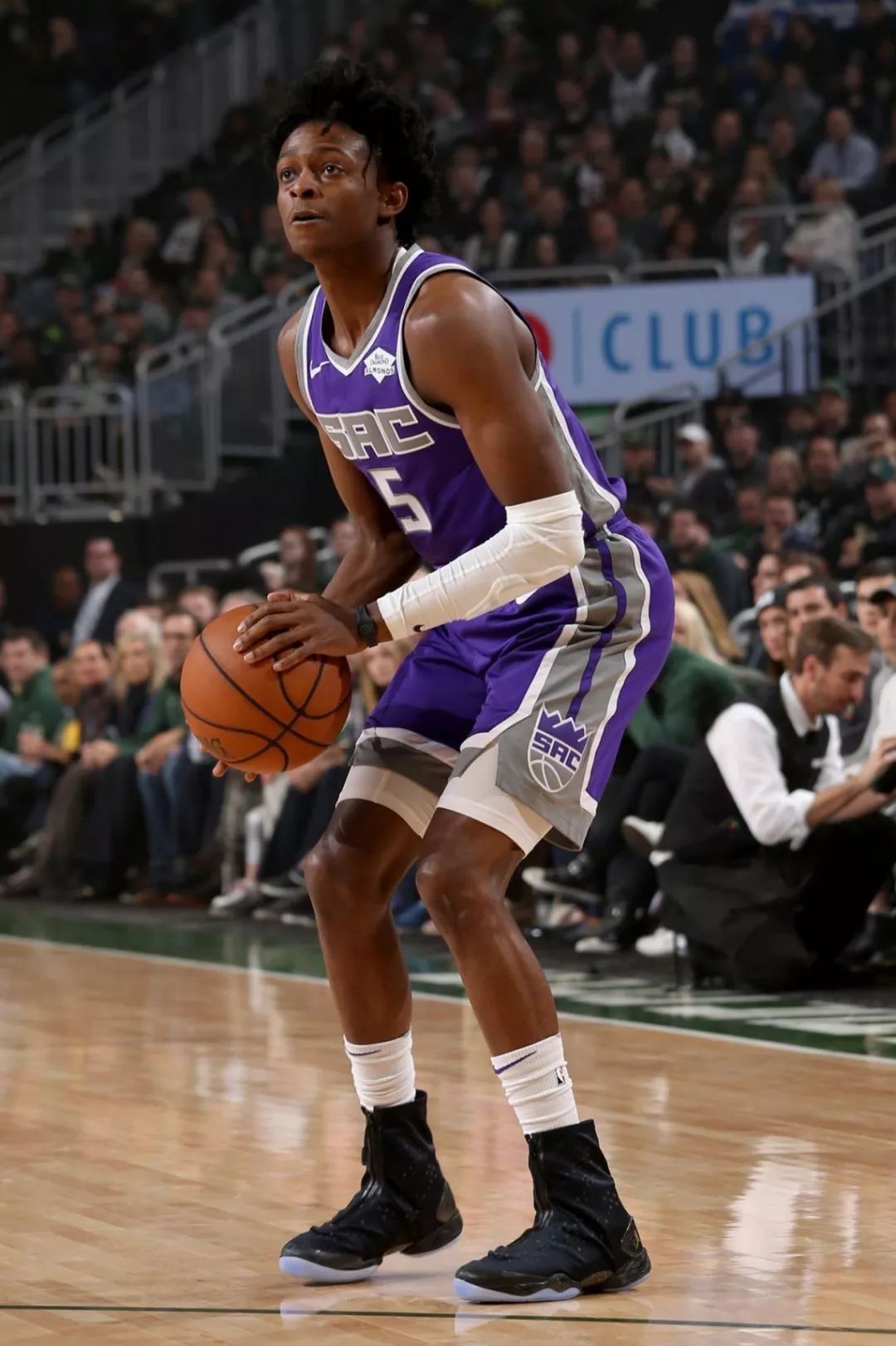 更是对她团 更是对她团